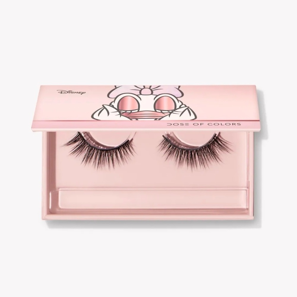 DOSE OF COLORS
Disney X Daisy Duck All That Sass Eyelashes